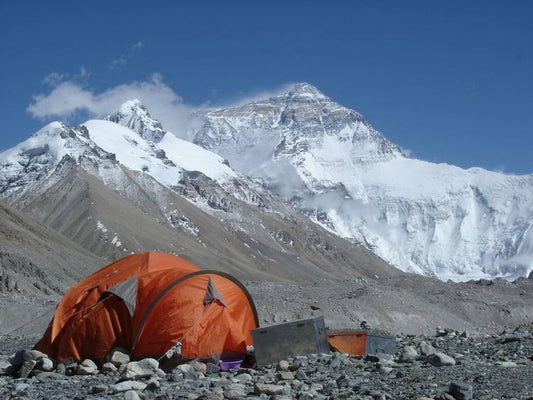 Guida Completa all’Ascesa del Monte Everest: Itinerario, Tappe e Consigli per Raggiungere la Vetta dal Versante Sud