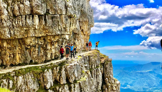 La Strada delle 52 Gallerie: Un Viaggio nel Tempo e nella Natura